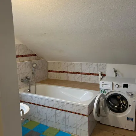 Monteur هومبرغ